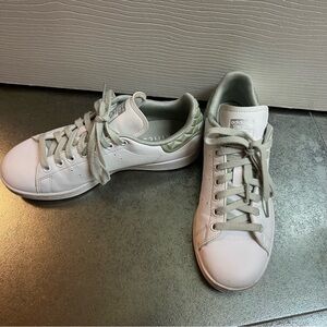 Adidas Stan smith with green detail